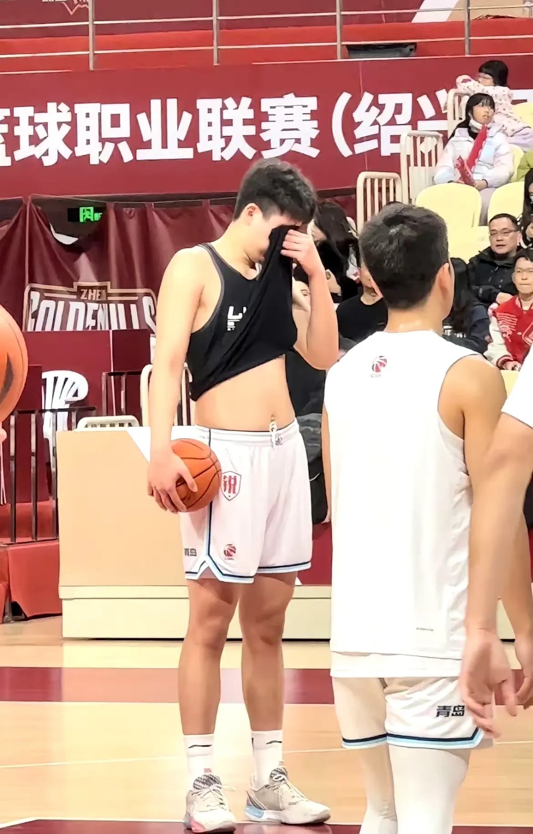杨瀚森要提高篮板能力否则他很难超越克林根成为首发(杨瀚森冲击2025nba选秀)