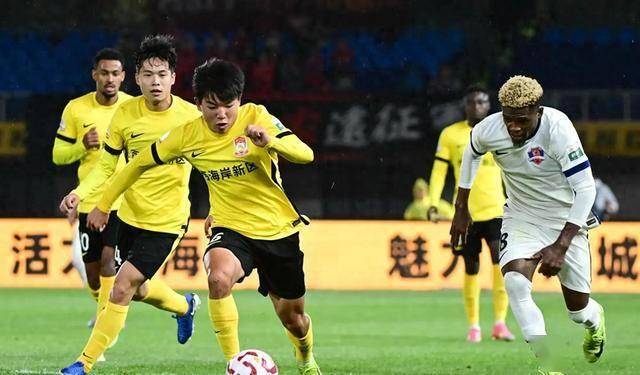 今年中甲悬念拉满，黑马突围与豪强失速轮番上演(黑羽快斗为什么怕鱼)