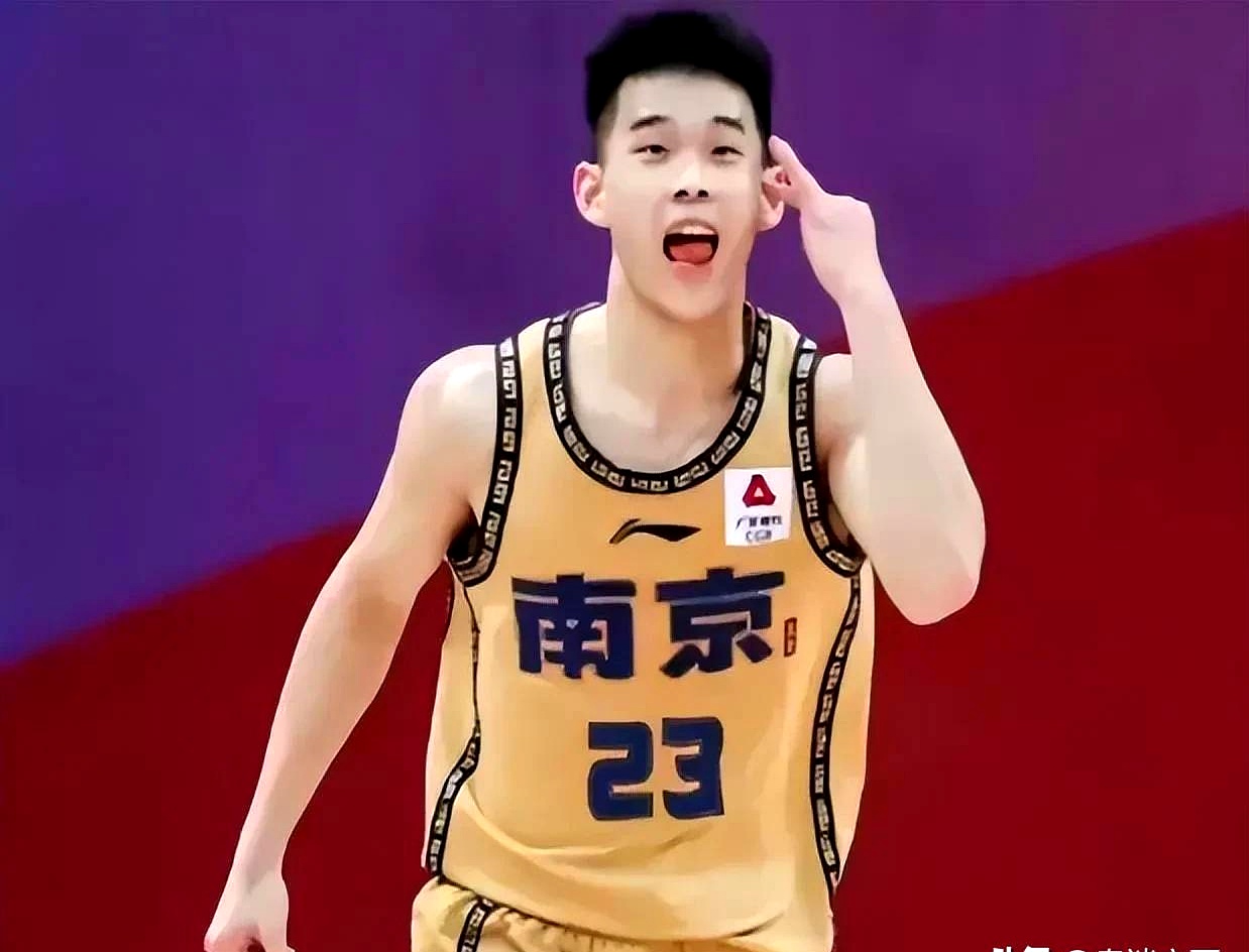 徐杰18+7+6广东逆转广州邹阳21分福建胜四川的简单介绍